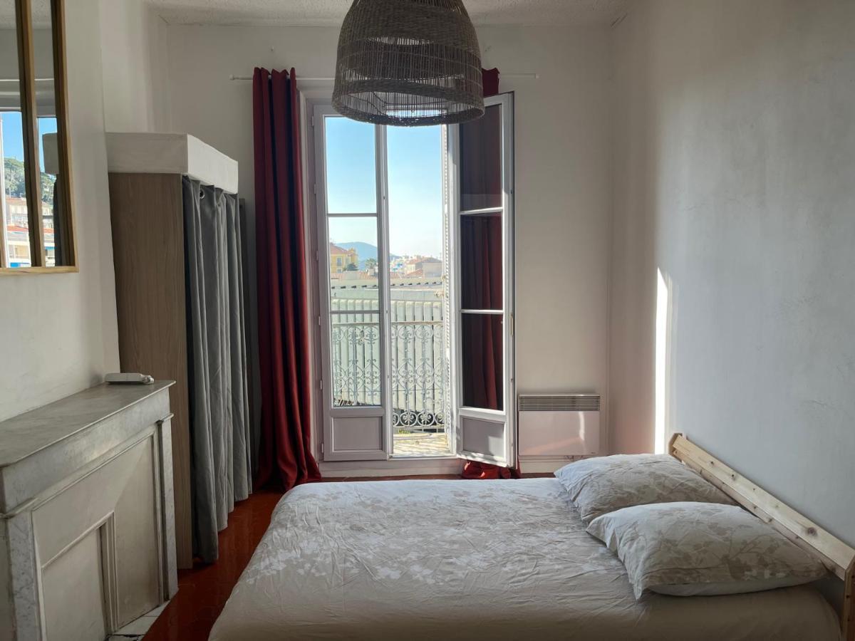 Appartement Hyeres - Centre Ville 3 Chambres 6 Personnes 4Eme Etage Escalier - Sebastien Claire Exterior photo
